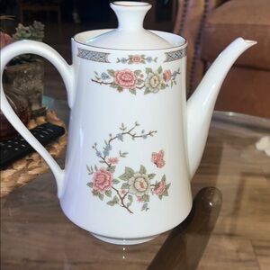 LILING(Yung Shen) Vintage Tea-Coffee Pot Fine China Floral Bow Bouquet Silver